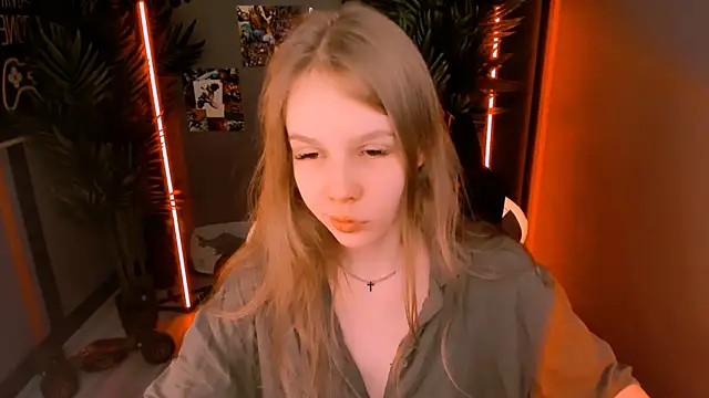 Snapshot of Selen_hells_weet chatting on October 19, 2025, 3:59 pm Selen hells weet online show from October 19, 2025, 3:59 pm