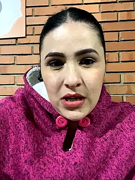 Snapshot of IvettSt_ chatting on December 18, 2025, 6:29 am IvettSt online show from December 18, 2025, 6:29 am