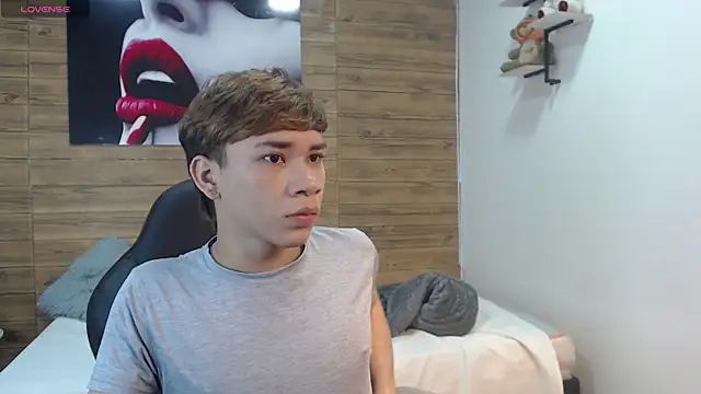 Snapshot of nathanclay chatting on April 8, 2026, 3:19 am nathanclay online show from April 8, 2026, 3:19 am