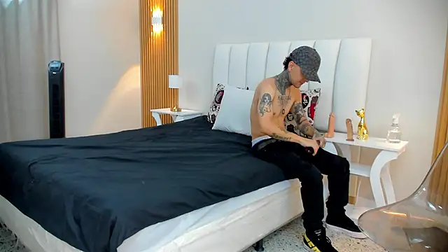 Snapshot of lilyth_adam chatting on November 3, 2025, 8:01 pm lilyth adam online show from November 3, 2025, 8:01 pm