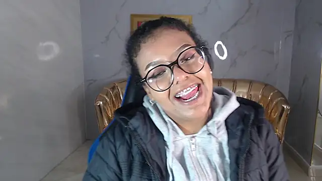 afrodita9 s online show from September 23, 2025, 3:13 am