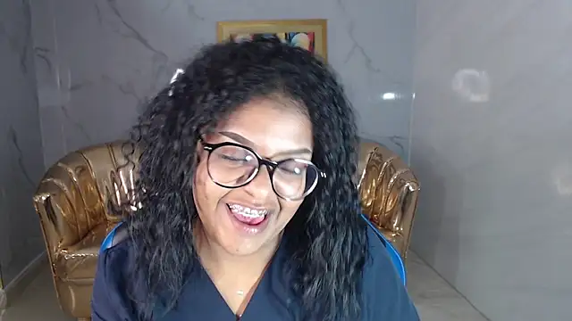 afrodita9 s online show from September 26, 2025, 3:35 am