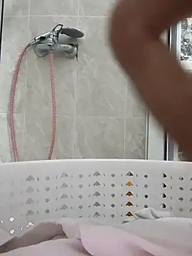 Snapshot of Ynsemr chatting on October 30, 2025, 4:22 am Ynsemr online show from October 30, 2025, 4:22 am