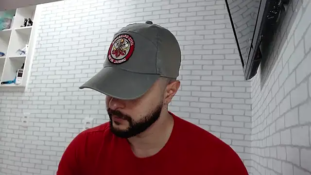 Snapshot of BombeiroHotx chatting on November 6, 2025, 11:31 pm BombeiroHotx online show from November 6, 2025, 11:31 pm