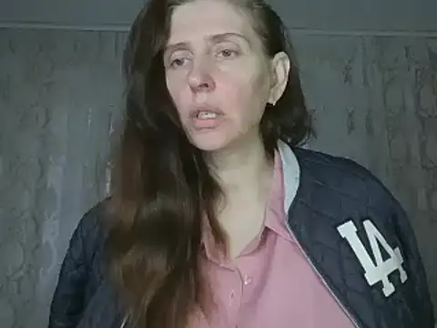 Snapshot of CandiCole chatting on October 16, 2025, 5:16 am CandiCole online show from October 16, 2025, 5:16 am