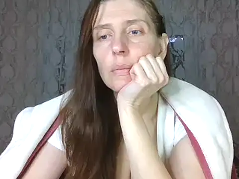 Snapshot of CandiCole chatting on November 6, 2025, 5:00 am CandiCole online show from November 6, 2025, 5:00 am