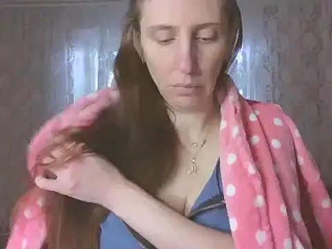 CandiCole online show from February 9, 2026, 6:33 am