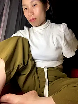 Snapshot of MinHiNi chatting on December 19, 2025, 3:25 pm MinHiNi online show from December 19, 2025, 3:25 pm