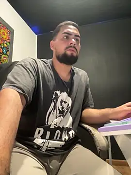 Snapshot of Yuber3 chatting on September 30, 2025, 5:46 am Yuber3 online show from September 30, 2025, 5:46 am