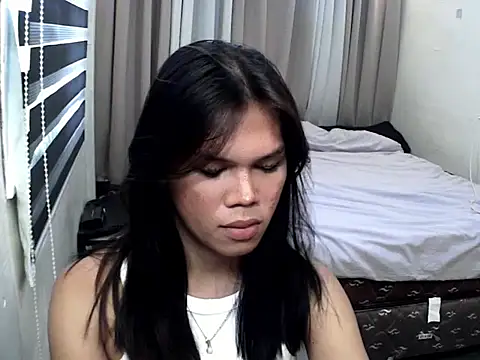 keana laux online show from September 28, 2025, 5:47 am