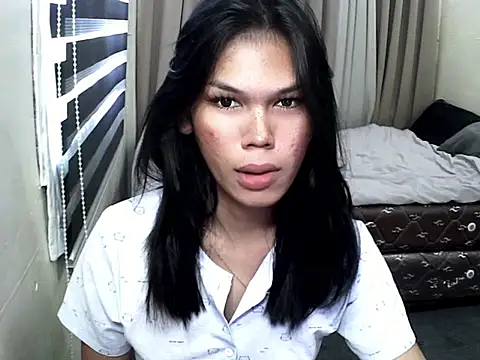 keana laux online show from September 18, 2025, 4:15 am