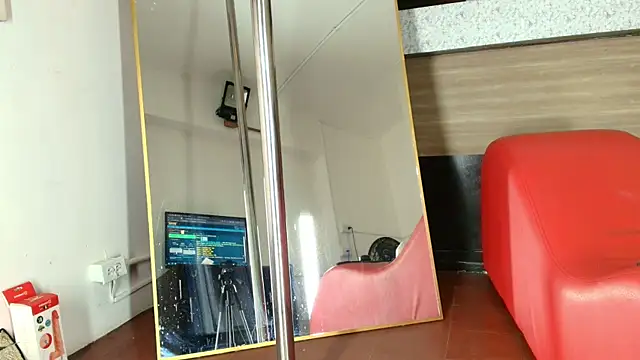  DantFox  online show from October 8, 2025, 8:20 pm