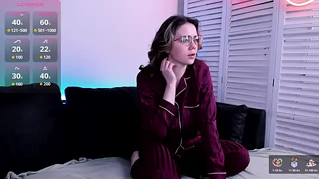 Snapshot of Sunny_Teaze chatting on October 27, 2025, 7:20 am Sunny Teaze online show from October 27, 2025, 7:20 am