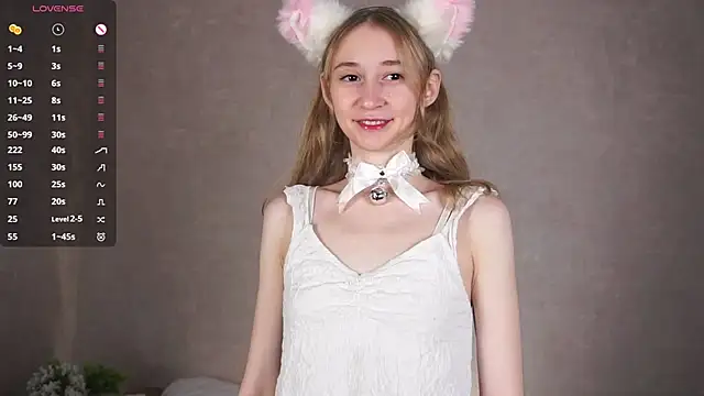 Snapshot of BeatrixHiett chatting on September 13, 2025, 2:44 am BeatrixHiett online show from September 13, 2025, 2:44 am