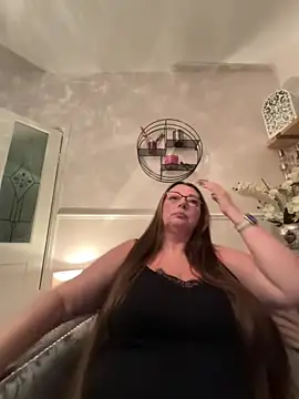 Snapshot of BuxomKitty_BBW chatting on March 15, 2026, 7:43 pm BuxomKitty BBW online show from March 15, 2026, 7:43 pm