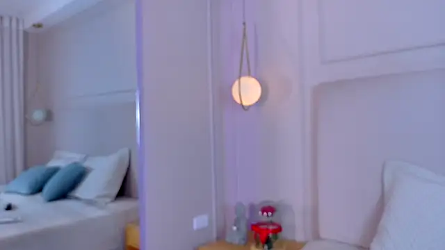 Snapshot of ZoehAngel chatting on November 7, 2025, 11:15 am ZoehAngel online show from November 7, 2025, 11:15 am