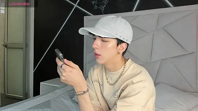 Snapshot of AerumChae chatting on April 20, 2026, 12:41 pm AerumChae online show from April 20, 2026, 12:41 pm