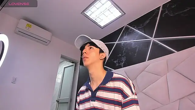 Snapshot of AerumChae chatting on April 23, 2026, 12:29 pm AerumChae online show from April 23, 2026, 12:29 pm