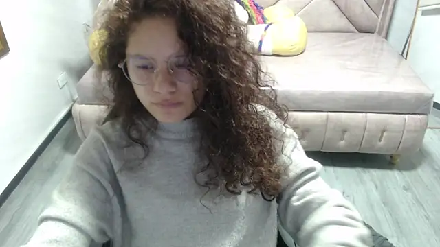 Velvet Moon V online show from November 5, 2025, 1:25 pm