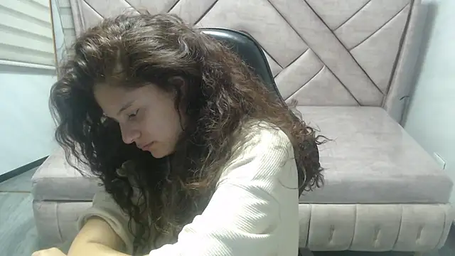 Snapshot of Velvet_Moon_V chatting on March 17, 2026, 9:18 pm Velvet Moon V online show from March 17, 2026, 9:18 pm