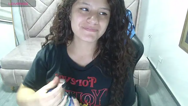 Snapshot of Velvet_Moon_V chatting on February 5, 2026, 7:43 pm Velvet Moon V online show from February 5, 2026, 7:43 pm