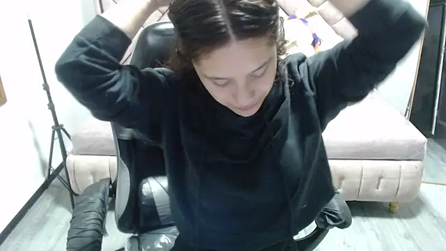 Velvet Moon V online show from November 12, 2025, 12:31 pm