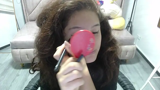 Velvet Moon V online show from November 19, 2025, 1:11 pm