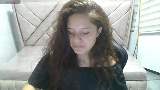 Snapshot of Velvet_Moon_V chatting on March 5, 2026, 7:54 pm Velvet Moon V online show from March 5, 2026, 7:54 pm