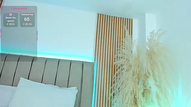 naishaa  online show from November 15, 2025, 6:34 pm