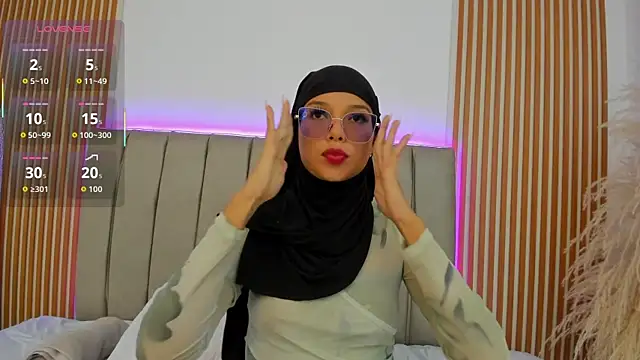 naishaa  online show from November 17, 2025, 6:01 pm