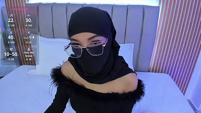 naishaa  online show from October 25, 2025, 11:20 am