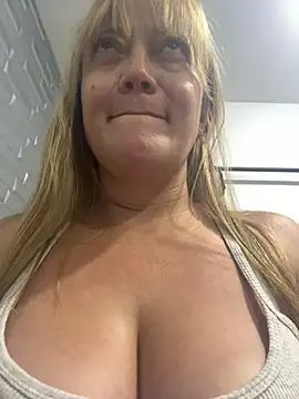 naomi diamond  online show from February 22, 2026, 10:44 pm