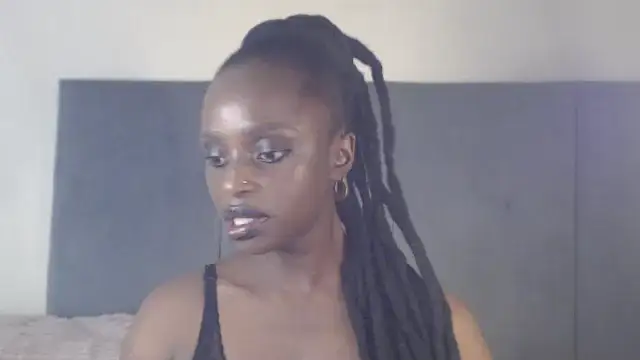 Snapshot of Jah-Queen chatting on October 14, 2025, 4:40 pm Jah-Queen online show from October 14, 2025, 4:40 pm