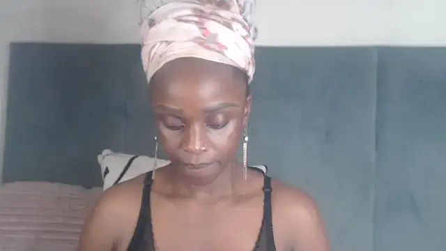 Snapshot of Jah-Queen chatting on October 19, 2025, 10:07 am Jah-Queen online show from October 19, 2025, 10:07 am