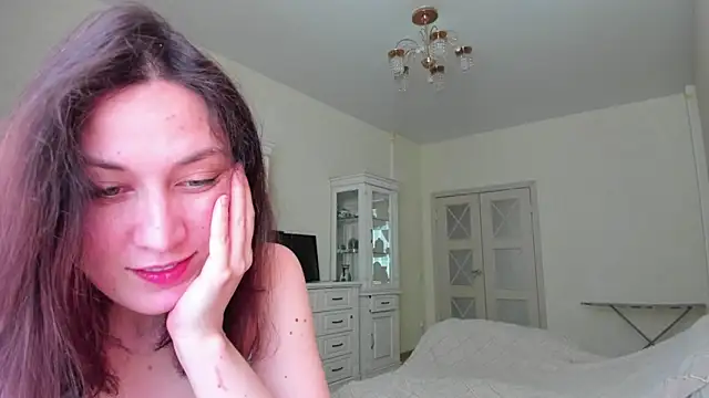 Mary Queeny online show from May 2, 2026, 9:47 am