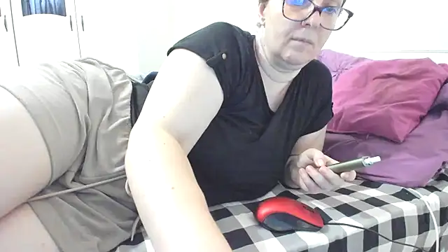 wetladyjoy online show from July 4, 2026, 7:48 am