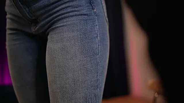 Snapshot of _ChloeLee_ chatting on November 10, 2025, 7:02 am ChloeLee online show from November 10, 2025, 7:02 am