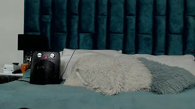 Snapshot of Emma_Foxi chatting on November 26, 2025, 9:48 pm Emma Foxi online show from November 26, 2025, 9:48 pm