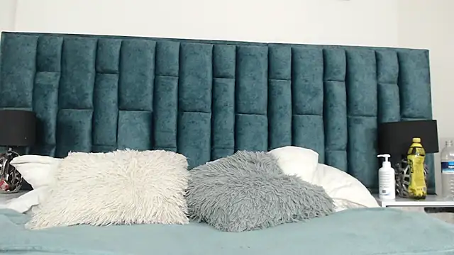 Snapshot of Emma_Foxi chatting on November 3, 2025, 8:23 pm Emma Foxi online show from November 3, 2025, 8:23 pm