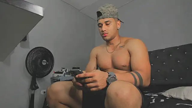 evan hardy online show from October 27, 2025, 10:33 pm