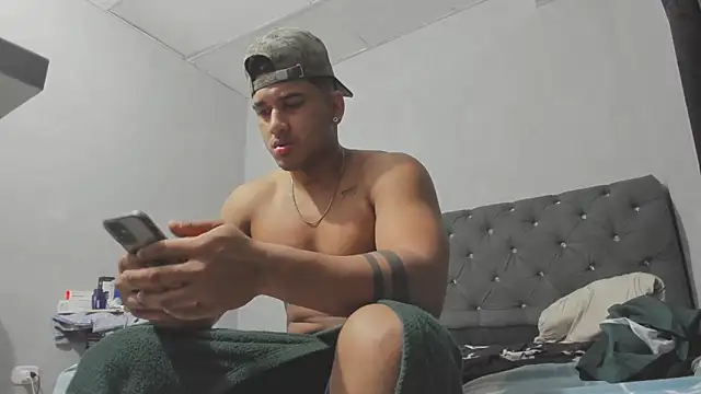 evan hardy online show from October 22, 2025, 3:50 am