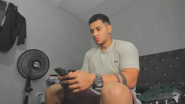 evan hardy online show from October 31, 2025, 9:22 pm