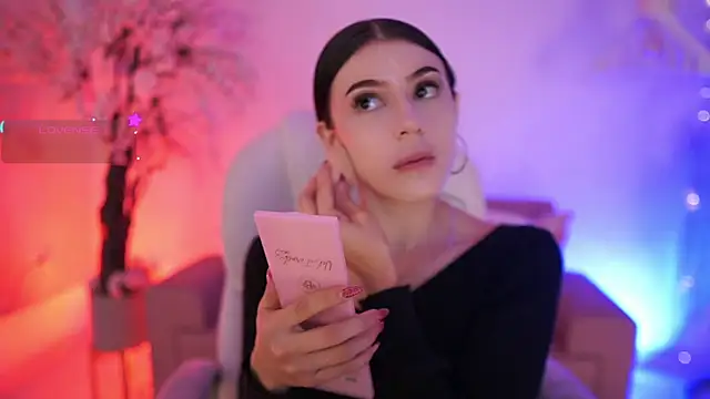 JadeSummerr online show from May 5, 2026, 11:46 am
