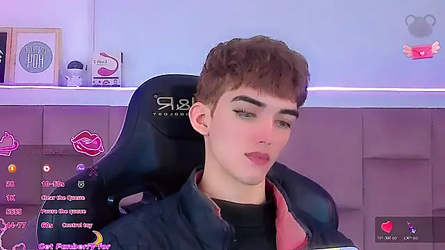 Baby FenixTS online show from February 9, 2026, 12:58 pm