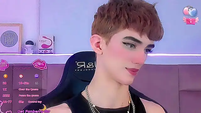 Baby FenixTS online show from February 11, 2026, 7:03 pm