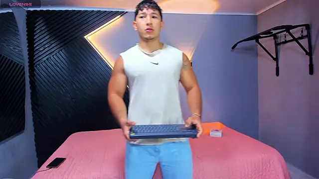 Horny nick18 online show from March 28, 2026, 12:17 pm