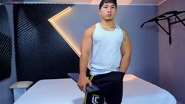 Horny nick18 online show from May 6, 2026, 11:47 am