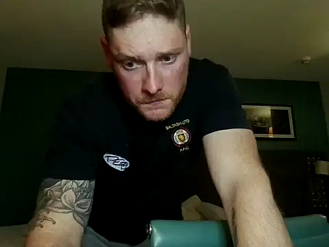 Snapshot of maxibabyxxx chatting on November 8, 2025, 6:28 am maxibabyxxx online show from November 8, 2025, 6:28 am