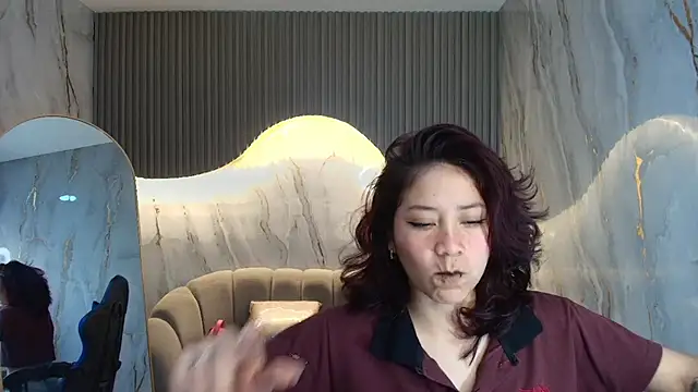 Snapshot of valentina_r_ chatting on November 30, 2025, 3:18 am valentina r online show from November 30, 2025, 3:18 am