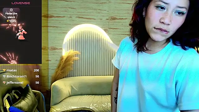 Snapshot of valentina_r_ chatting on December 14, 2025, 8:09 am valentina r online show from December 14, 2025, 8:09 am